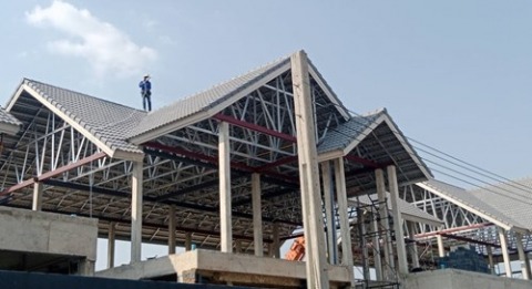 ช่างทำหลังคาหมู่บ้าน ไทรน้อย